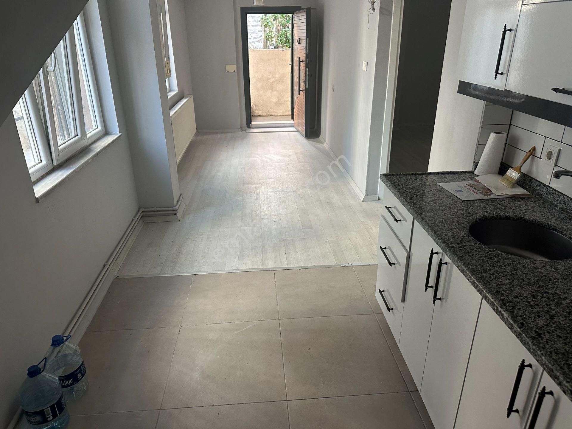 Kiralık Daire Alibeyköy Metronun Yanı Başında 1+1 65 M²