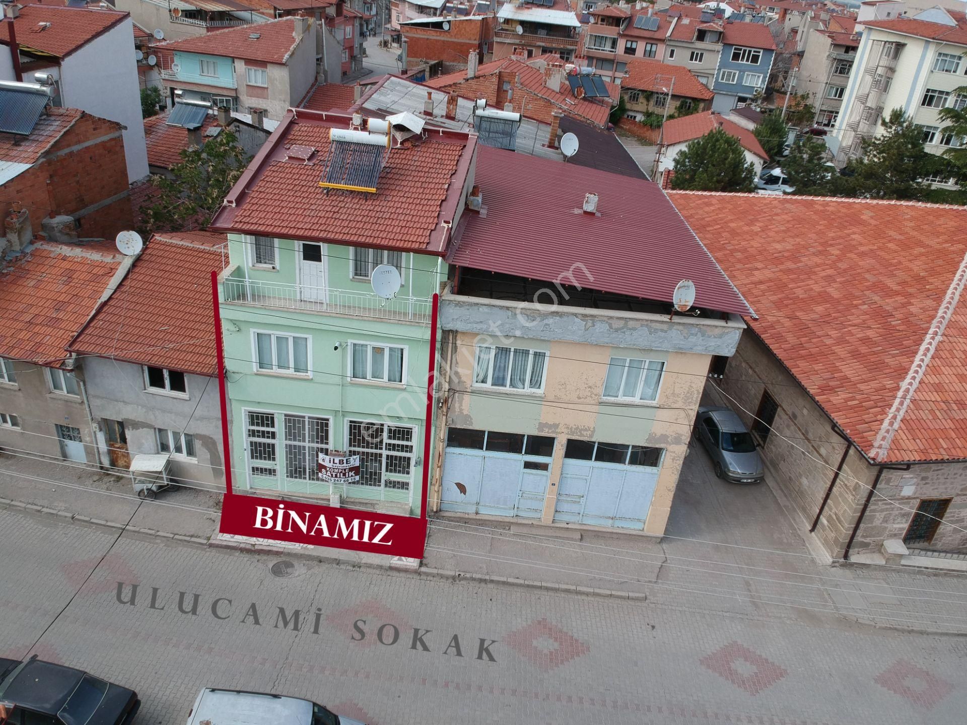 İlbey // Şuhut-iplik Mah. Çarşı Civarı Dükkan +iki Kat Müs. Bina