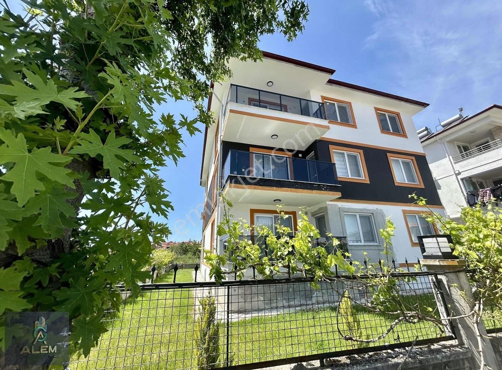 Alemden Emsalsiz Konumda 2+1 Yüksek Giriş