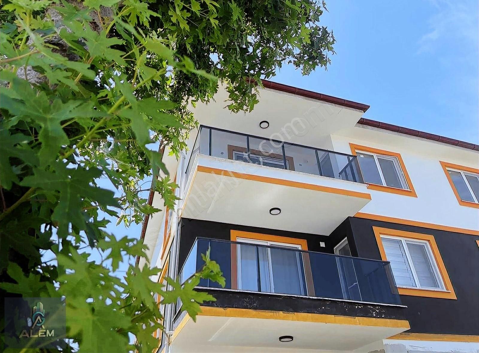 Alem Gayrimenkul'den Satılık Muhteşem Konumlu 2+1 Daire