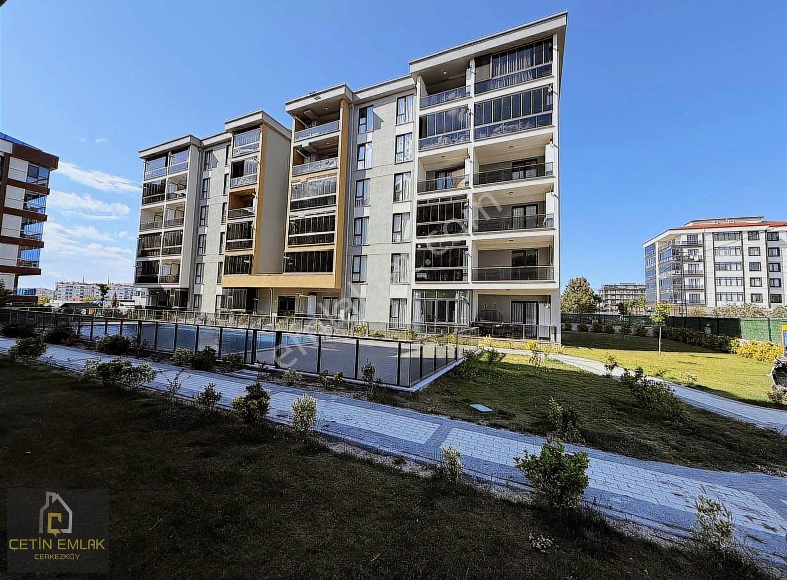Çetin'den Cumhuriyet'te Site İçi Bahçeli Havuz Cepe 2+1 Daire - Görsel 30