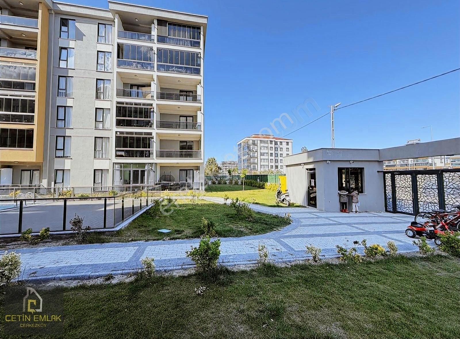 Çetin'den Cumhuriyet'te Site İçi Bahçeli Havuz Cepe 2+1 Daire - Görsel 13