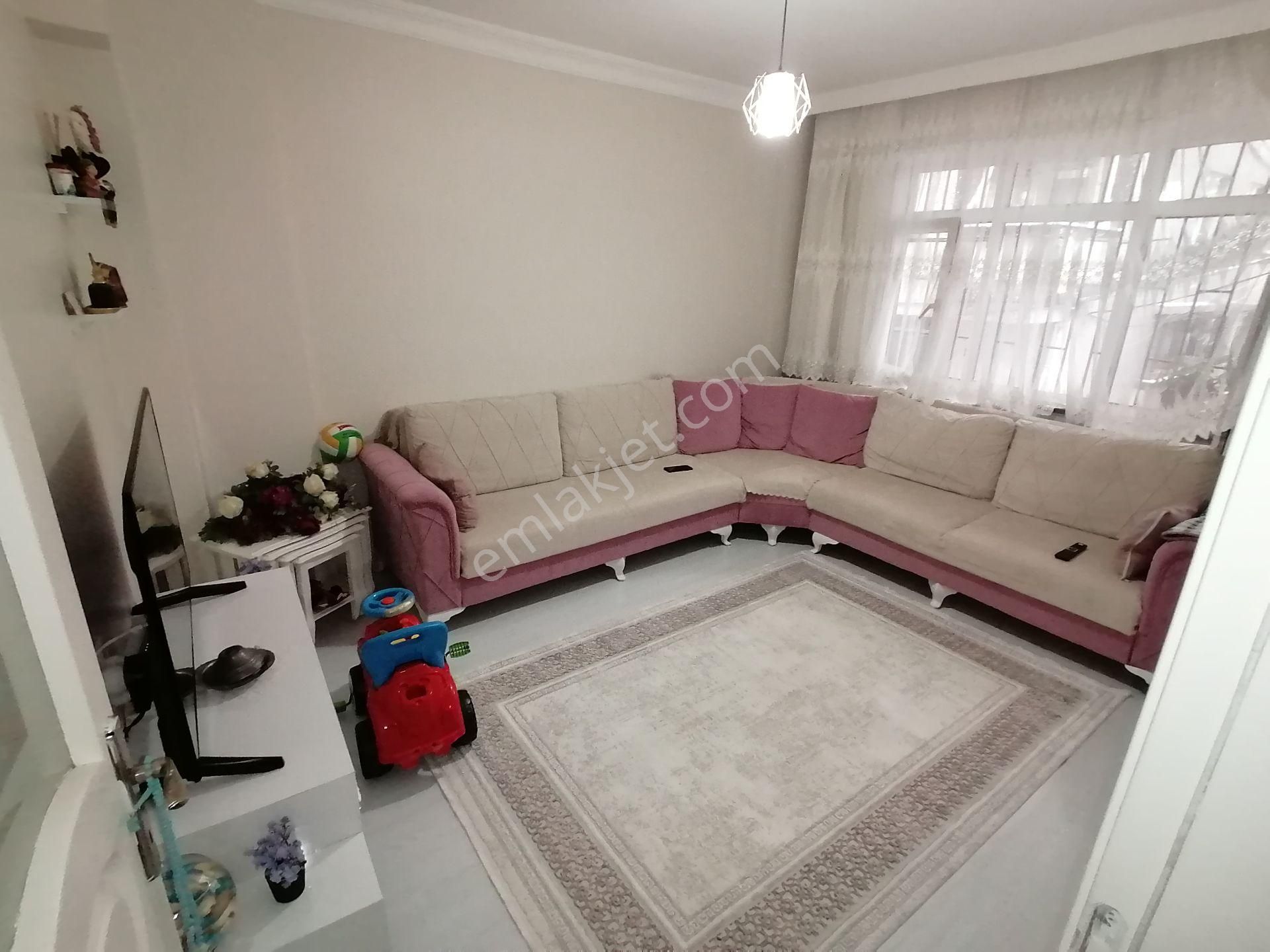 Yenibosna Merkez Camiye Yakın Satılık 75 M2 2+1 Daire