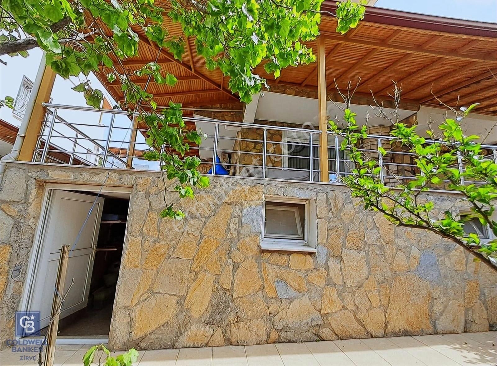 Akbük'te Sevilen Sitede Bahçeli,deniz Manzaralı 3+1 Bakımlıvilla - Görsel 8
