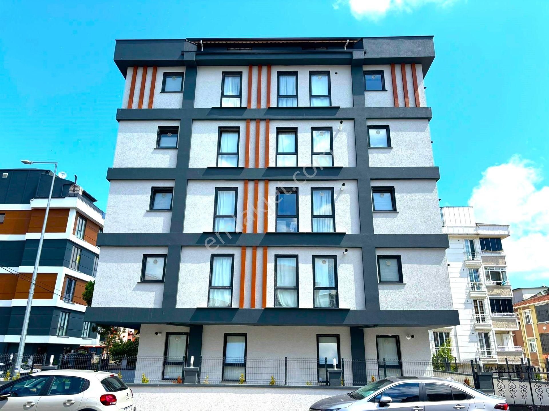 ***eryıldız Gayrimenkul'den Tepe Bölgesinde Fuul Eşyalı Kiralık 1+1 Daire