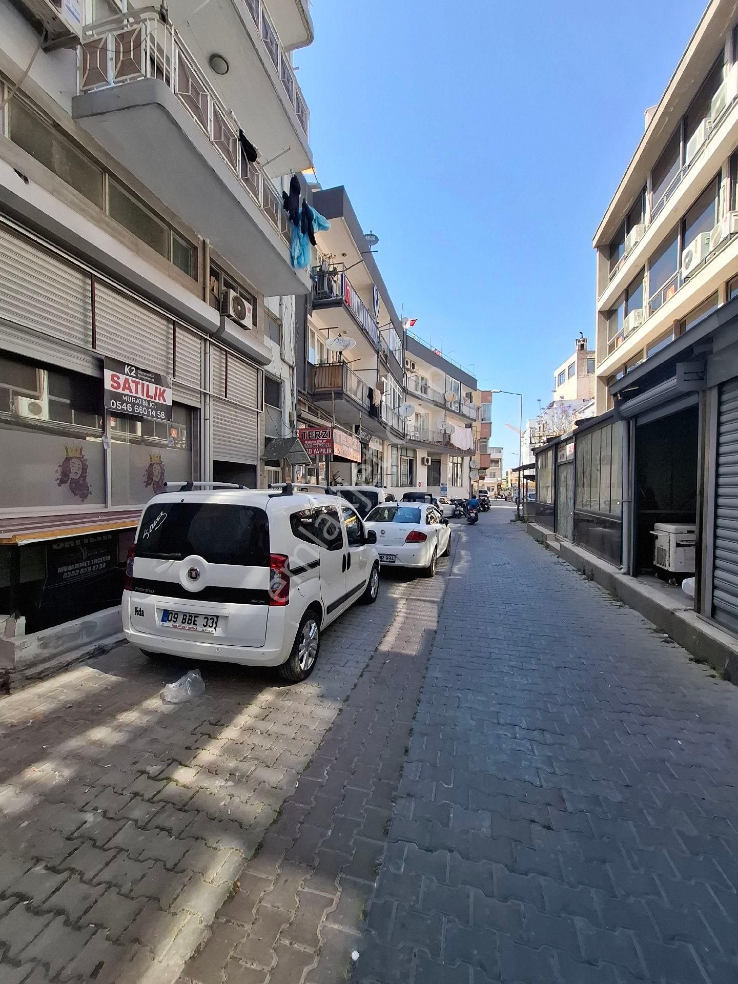 Kuşadası Merkezde Satılık Dükkan