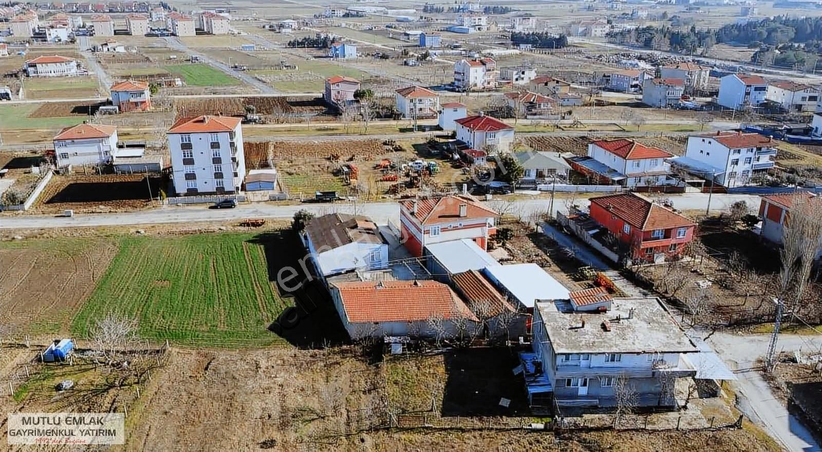 Mutlu Emlak 326 Metre 0.40 İmar 4 Kat 8 Daire Net Arsa