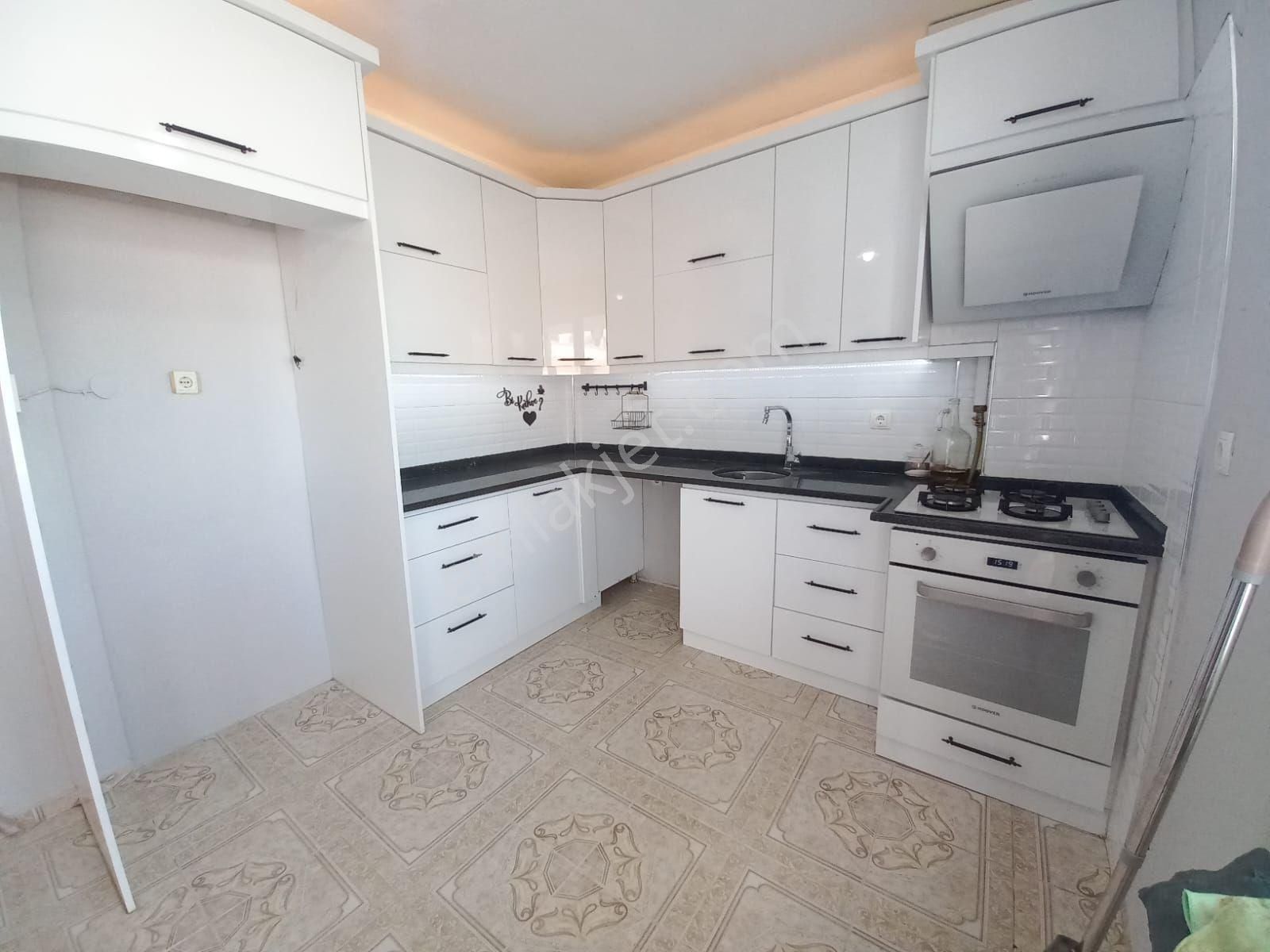 Ful Tadilatlı Doğalgazlı Kapalı Mutfak 2+1 Geniş Kiralık Daire