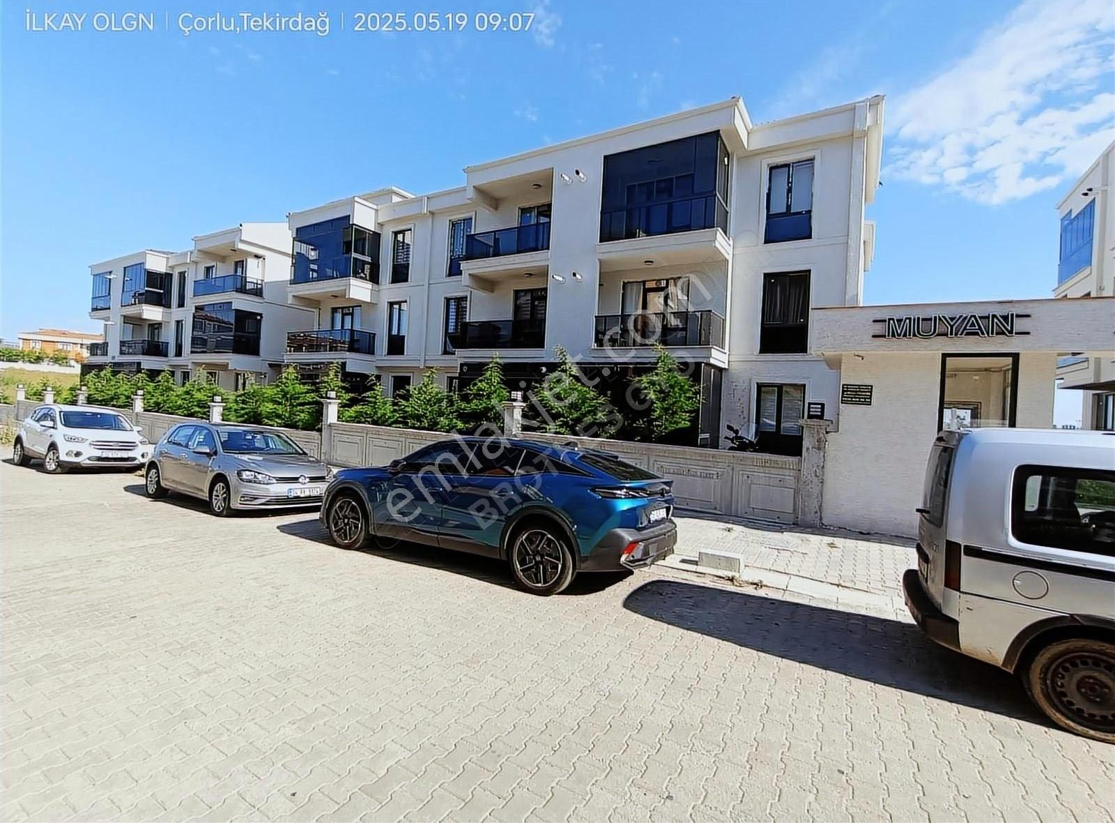 Brothersdan Site İçinde Kısmi Eşyalı Kiralik 1+1 Arakat Daire