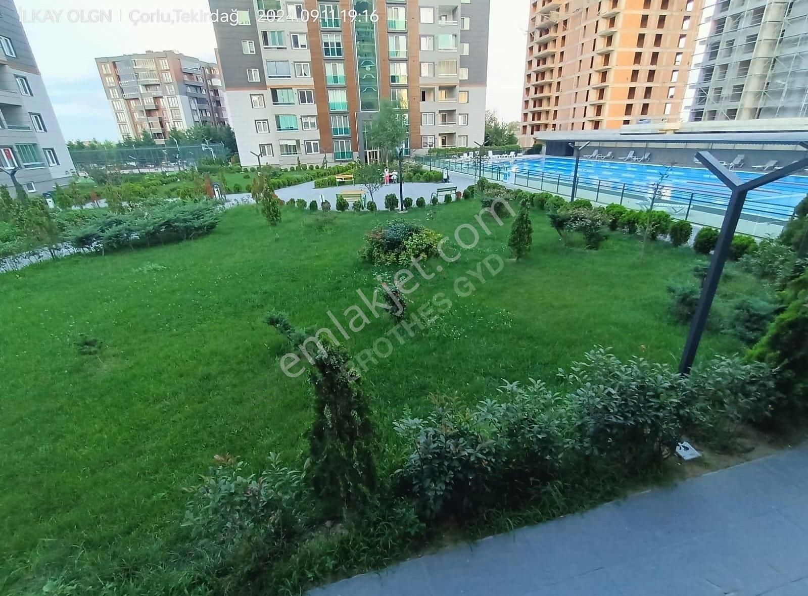Brothersdan Site İçinde 175m2 3+1 Arakat İskanlı Kiralık Daire