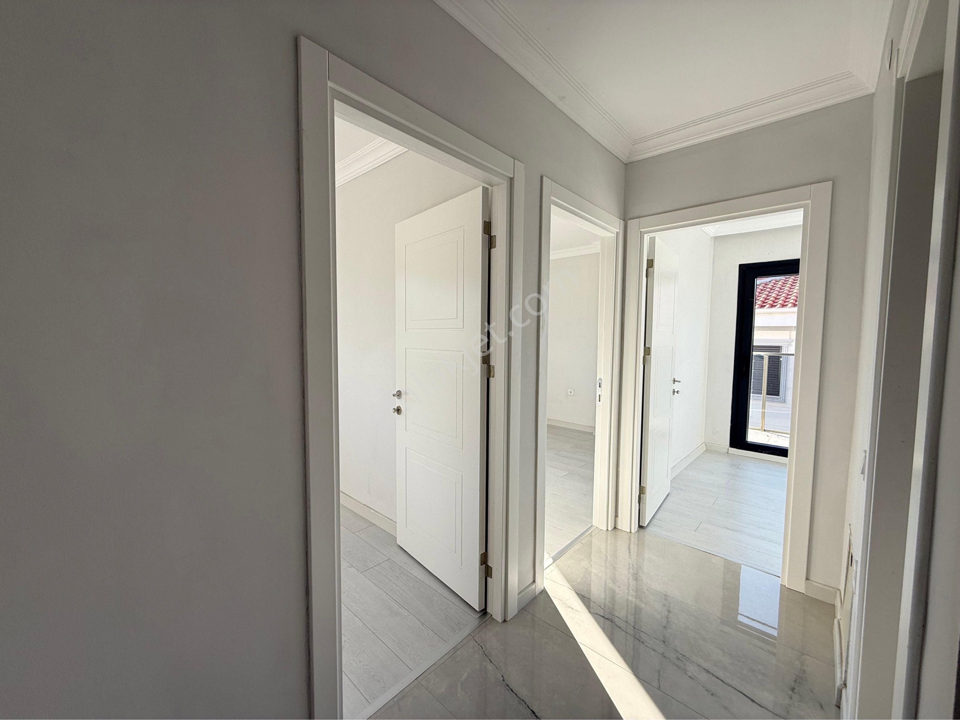 Kuşadası Güzelçamlıda 3+1 Sıfır Havuzlu Sitede Villa - Görsel 11