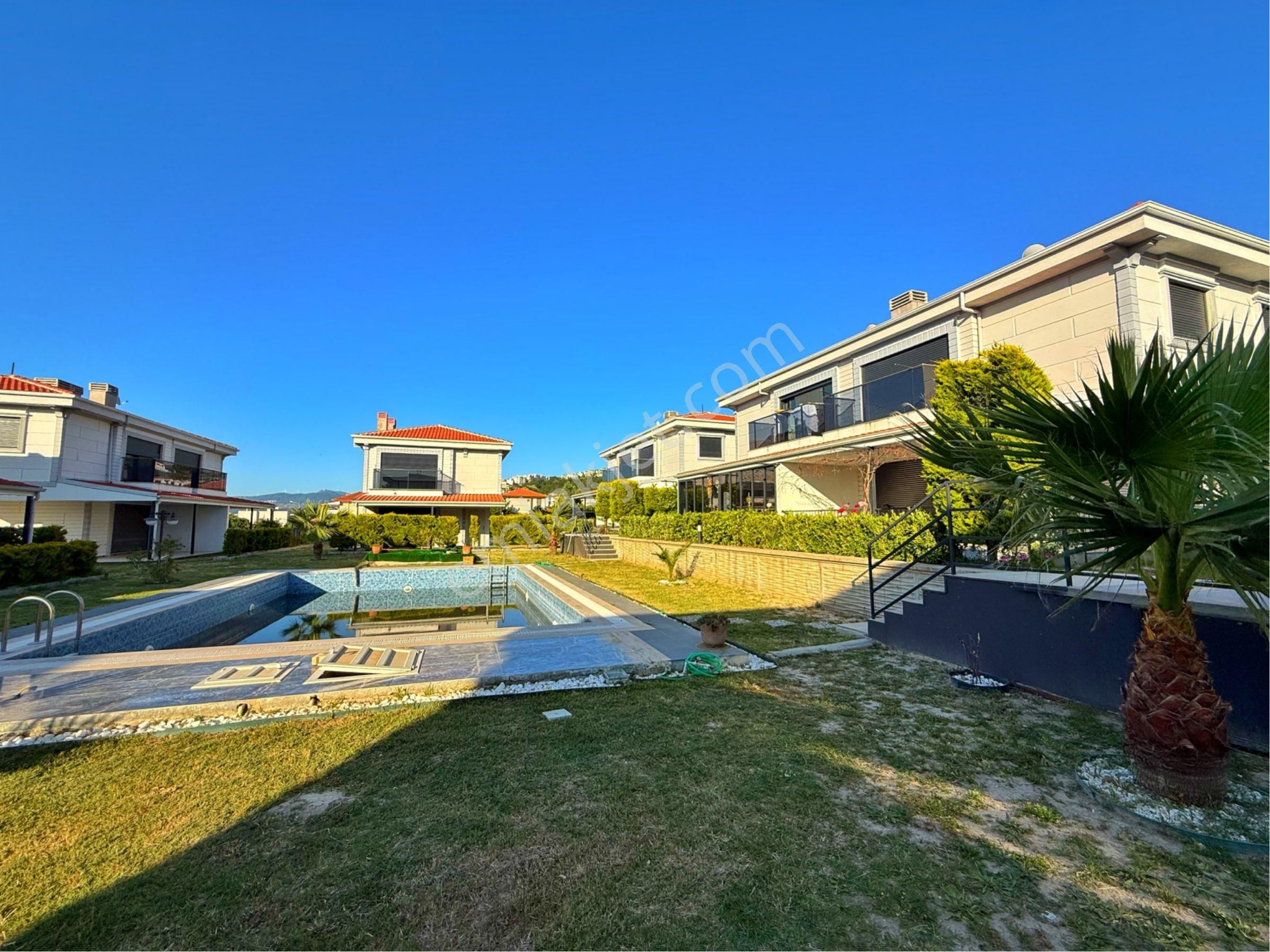 Kuşadası Güzelçamlıda 3+1 Sıfır Havuzlu Sitede Villa - Görsel 4