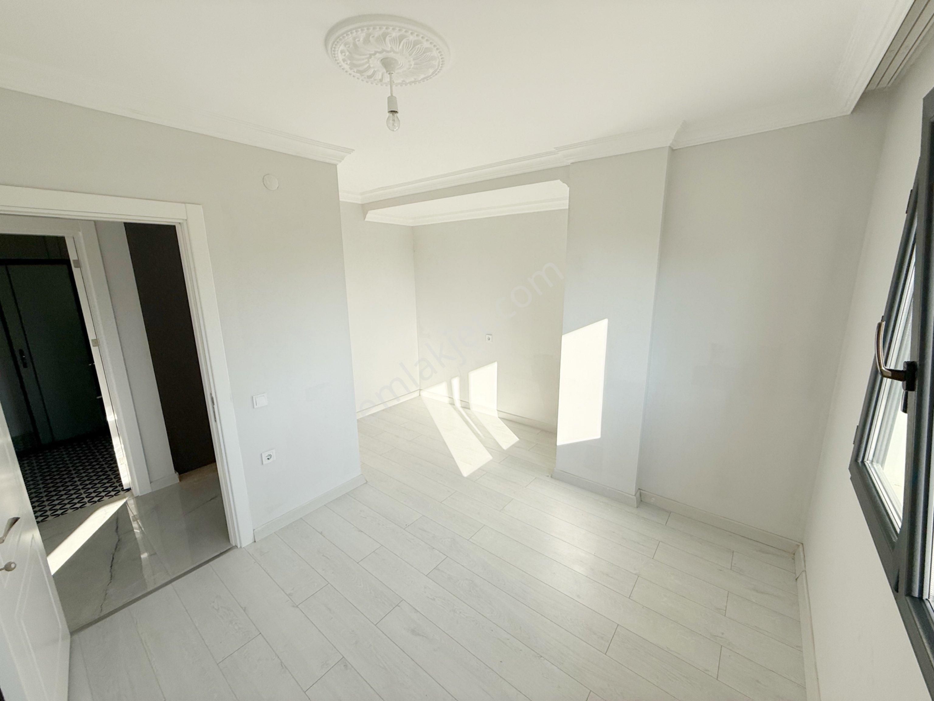 Kuşadası Güzelçamlıda 3+1 Sıfır Havuzlu Sitede Villa - Görsel 13