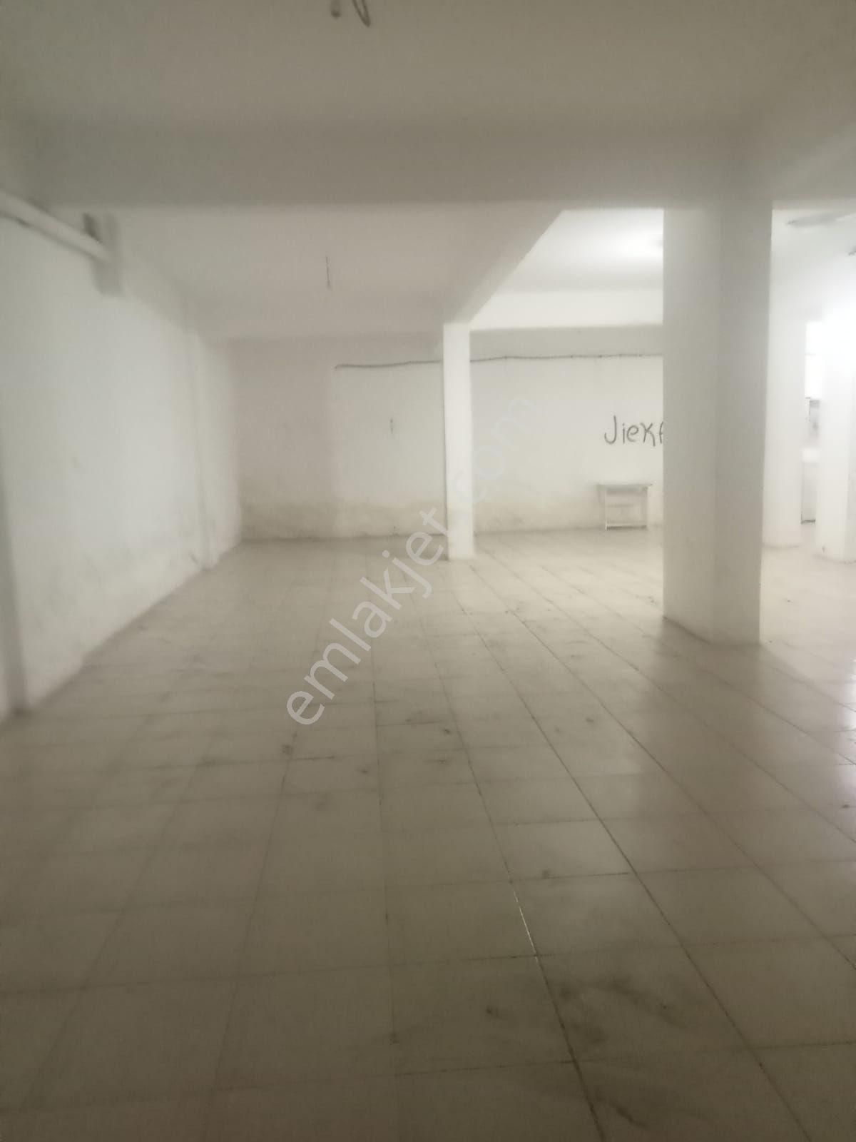 Avcılar Üniversitesi Mahallesi 180 Mt Kiralık İşyeri