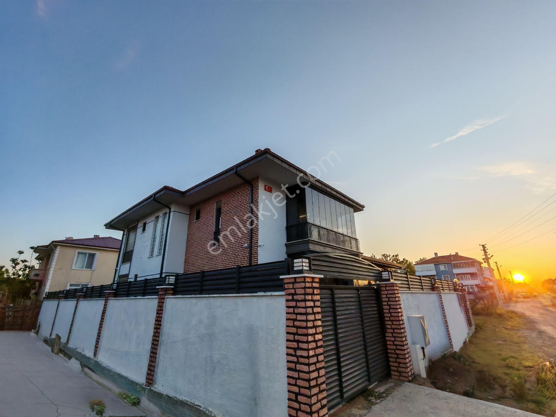 Re/max Maviden Denize Yakın 250 M2 Tam Müstakil 5+1 Lüx Villa