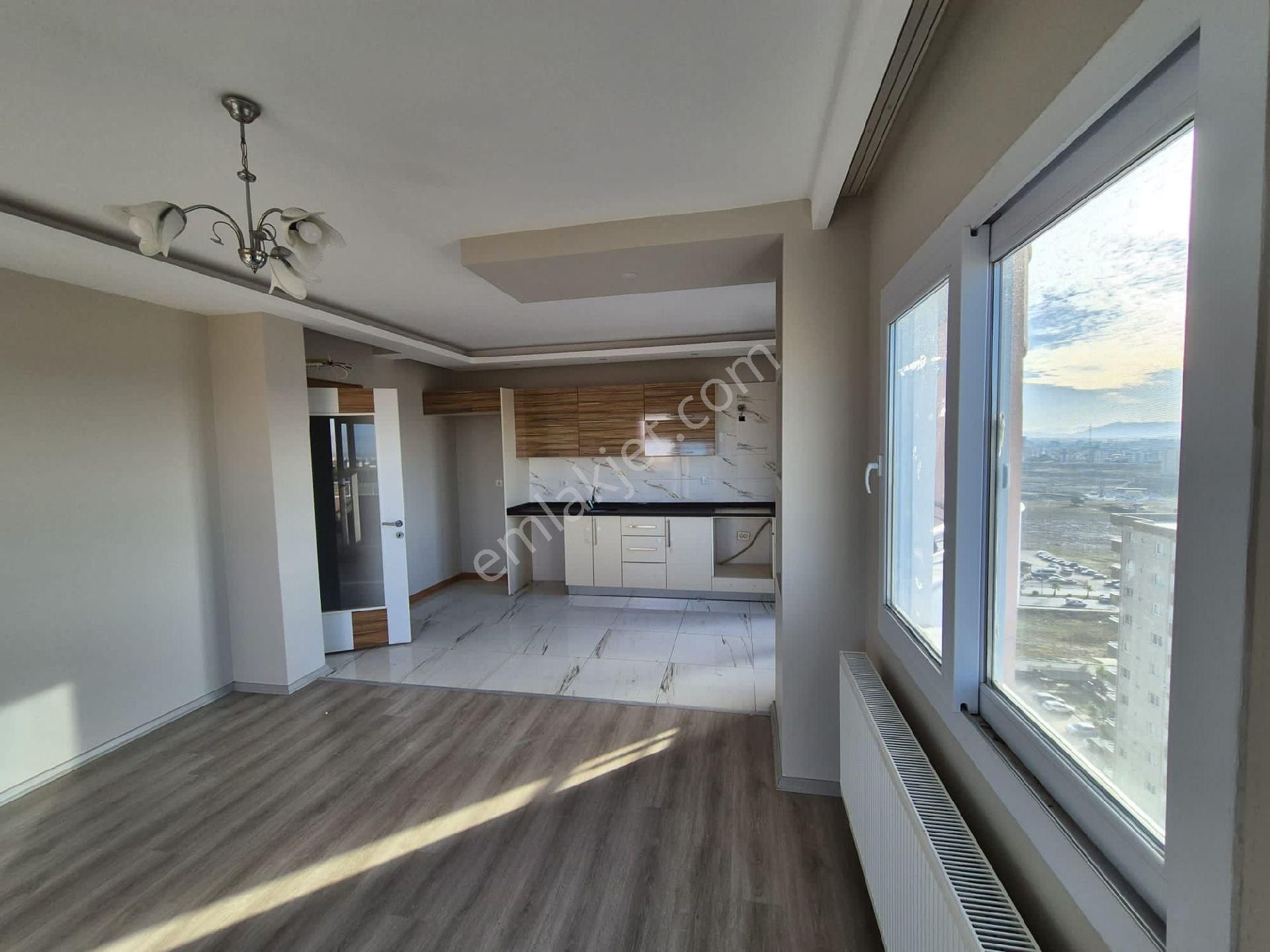 B.t. Üniversitesi Yanı 3+1 Kiralık Kombili Geniş Daire