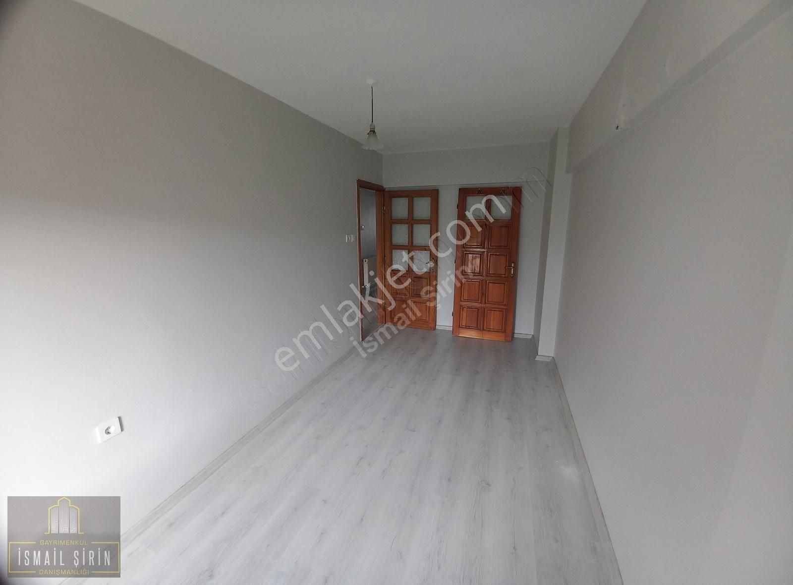 İsmail Şirinden Merkezde Deniz Manzaralı Yapılı 4+1 Dublex Daire - Görsel 27