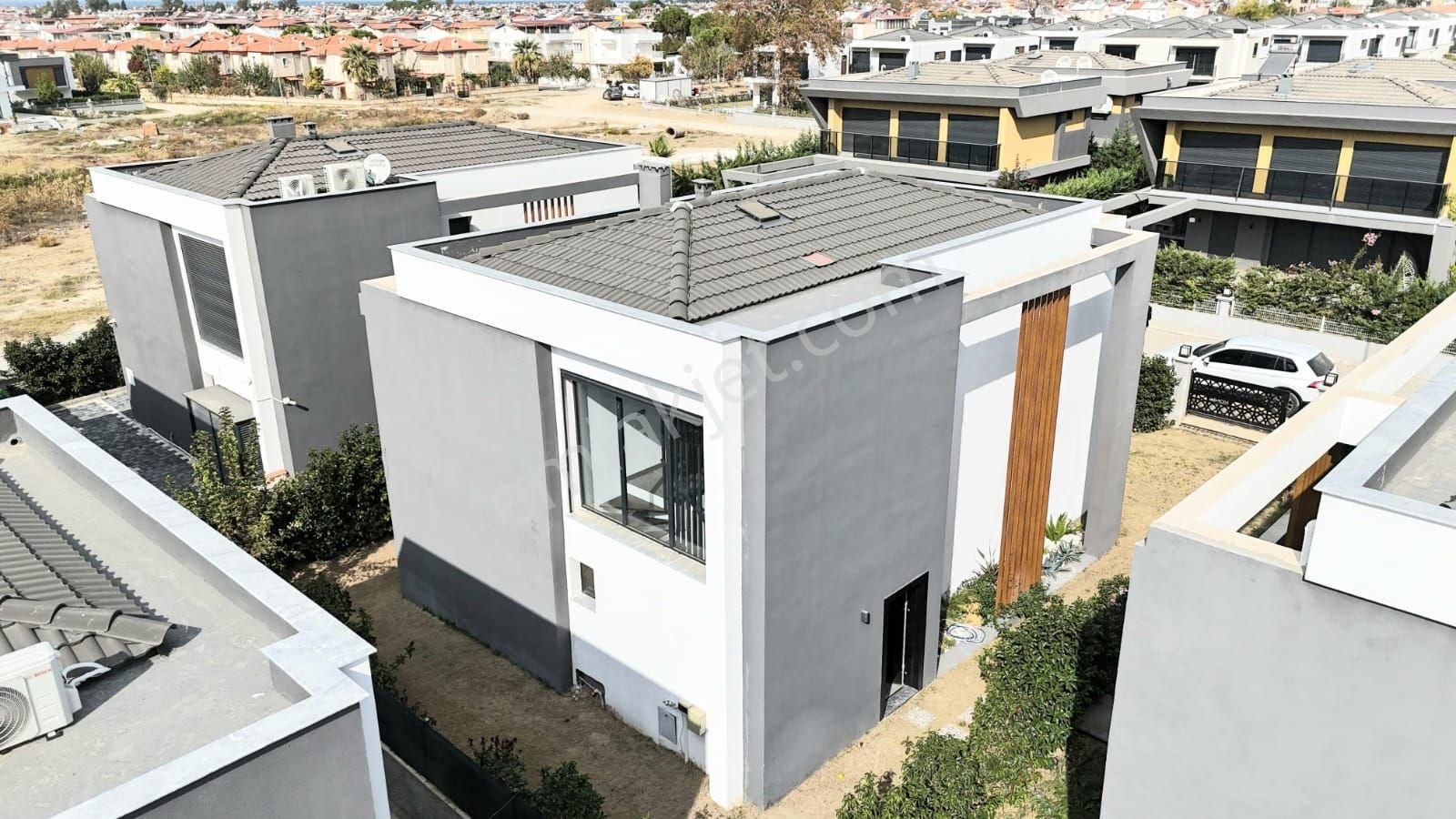 Güzelçamlıda Tek Müstakil Özel Havuzlu Villa