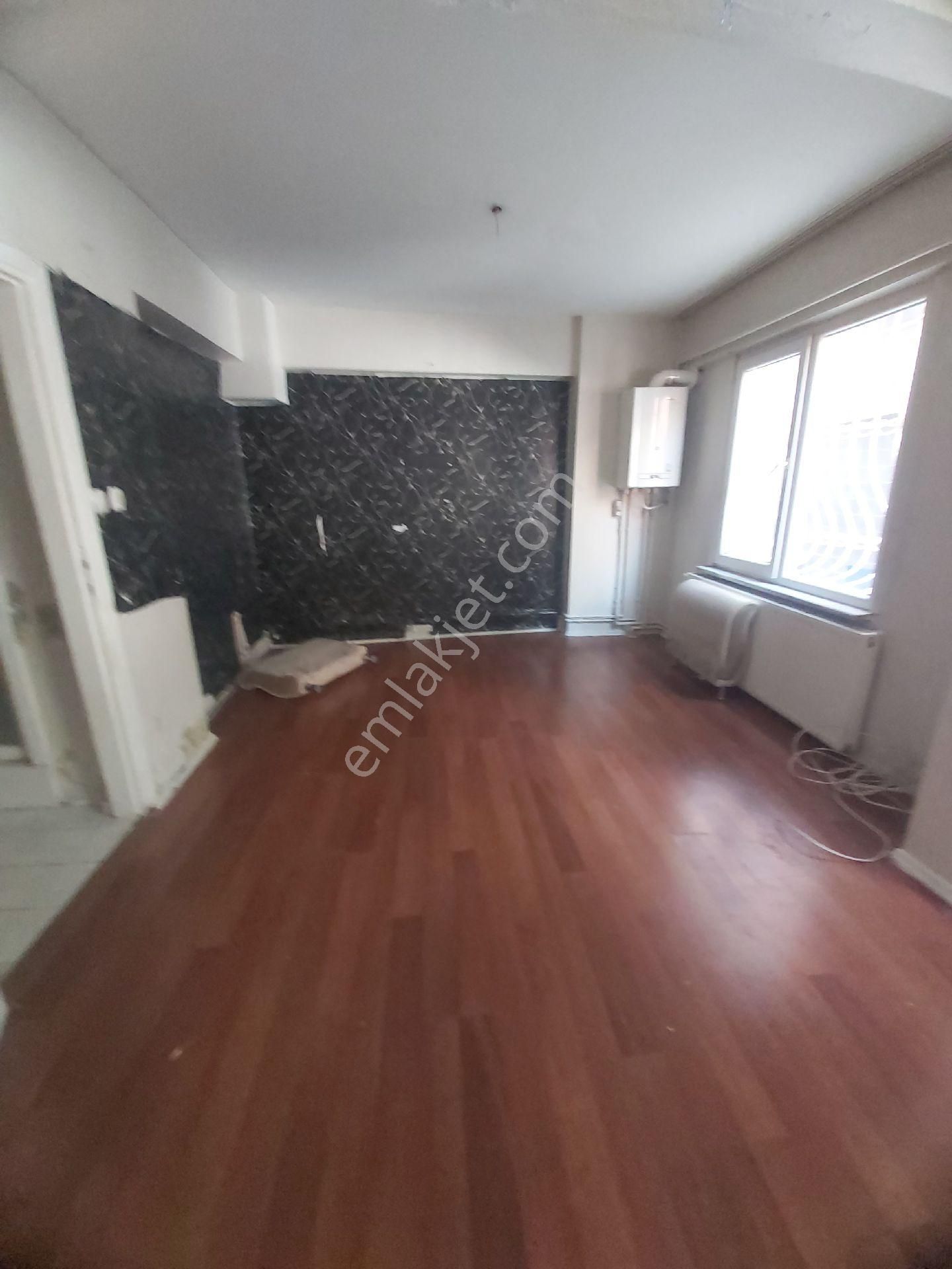 Beyoğlu Kadımehmet Mah İbadullah Caddesi 1+1 Duplex Aile Apartmanı