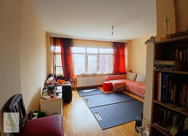 Fame Gayrimenkul'den Kadıköy'de Rasimpaşa Mahallesinde 2+1