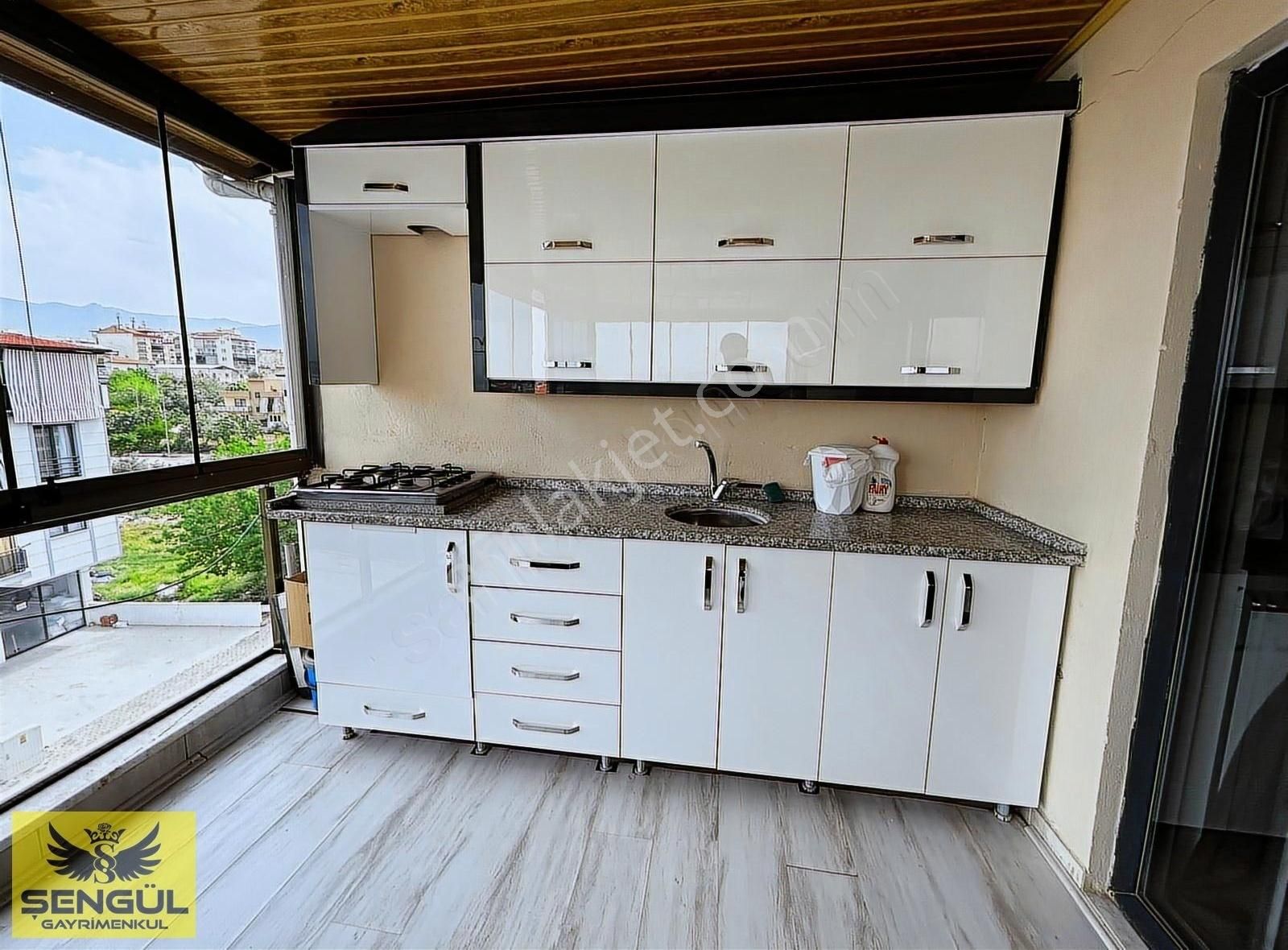 Şengül Gayrimenkul'den Şemiklerde Satılık 200m2 Dubleks Daire