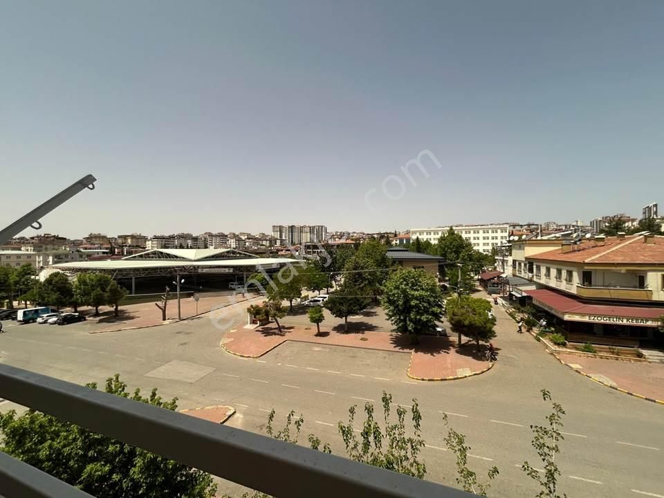 Repa Gayrimenkul Songül Gözcü'den Güvenevler Mh.'de Kiralık 3+1