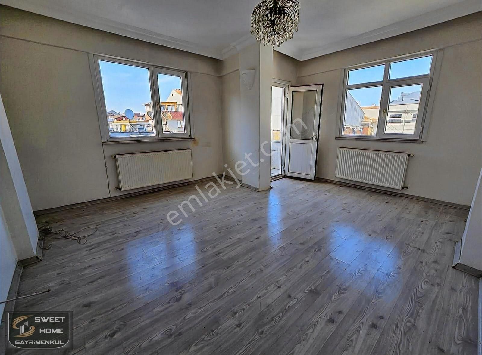 Yenibosnada Kaçırılmayacak Satılık 2+1 Daire Fırsatı