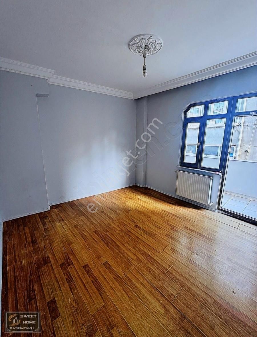 Yenibosna Fevzi Çakmak Mahallesinde Eşyalı 2+1 Kiralık Daire