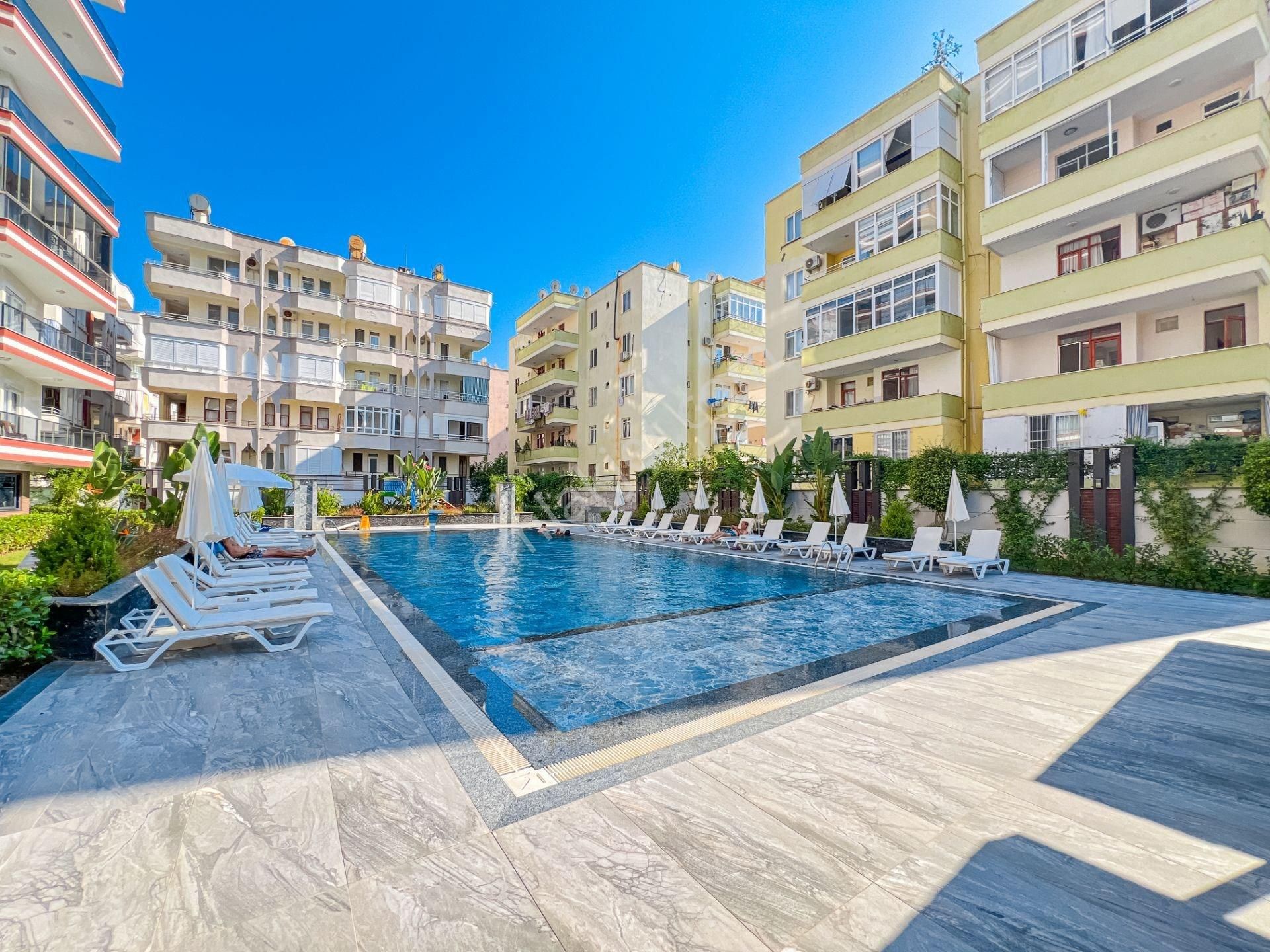 Alanya Mahmutlar’da 1+1 Eşyasız Satılık Daire
