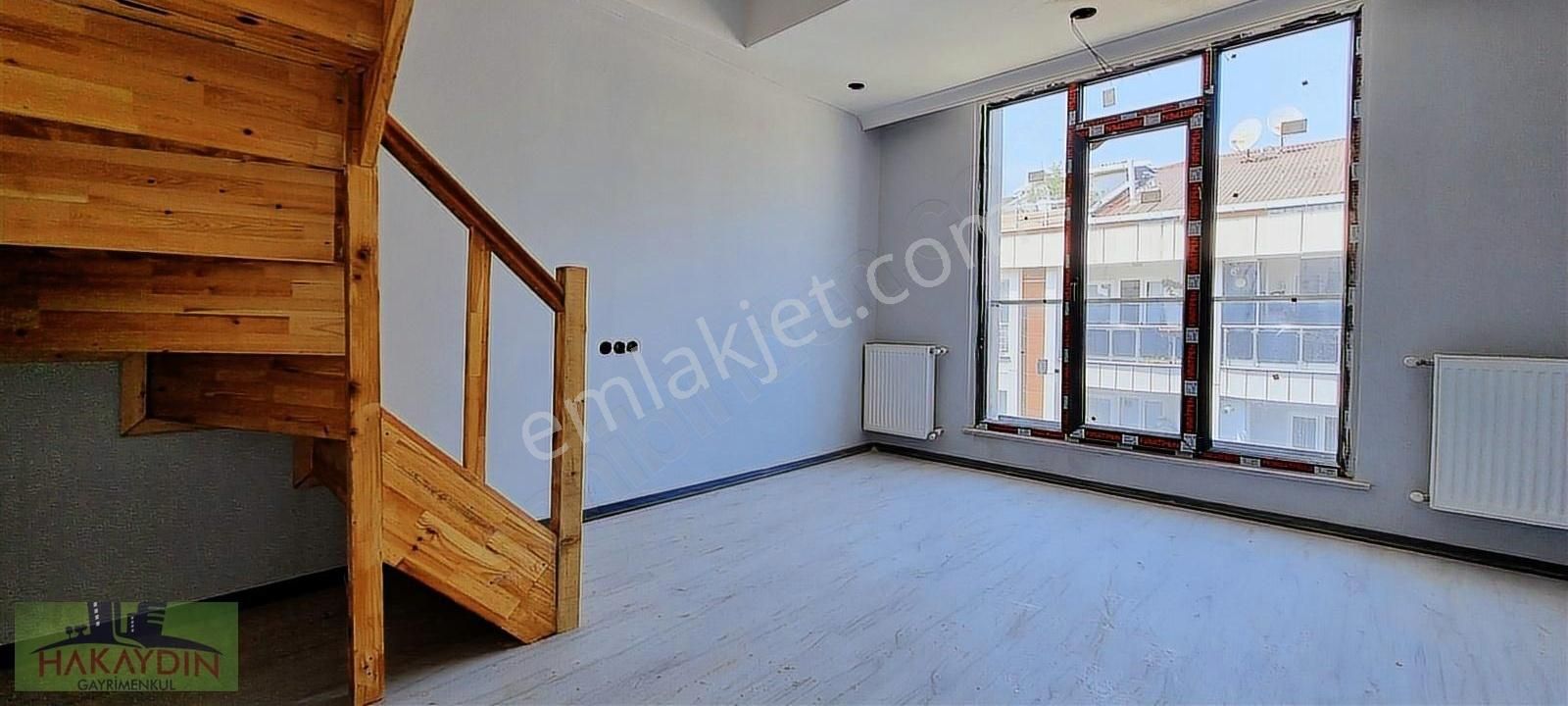 Hakaydın'dan Sultangazi Gazi Mah. 130m2-4+2 Asansrlü Dubleks