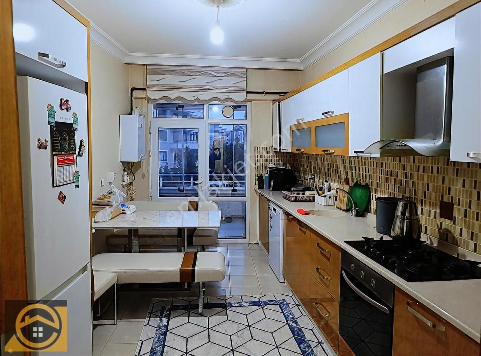 Ahmet Yesevi Caddesinde Önü Acık Site İçi 3+1 Satılık Daire