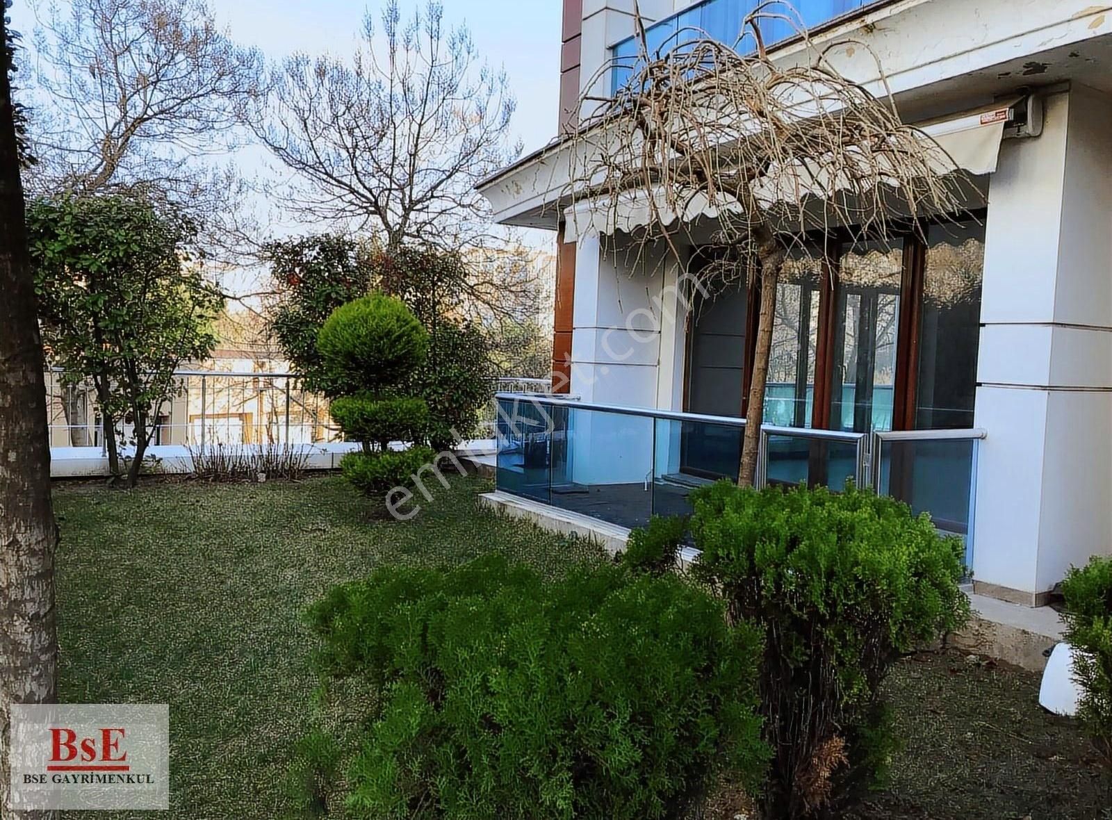 Beylikdüzü Saklıhan Konaklarında Bahçe Katı Lüks Daire