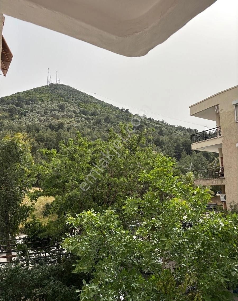 Balçova Teleferik Yakını Ana Caddede Ebeveyn Banyolu Ara Kat 3+1 Satılık Jeotermalli Daire