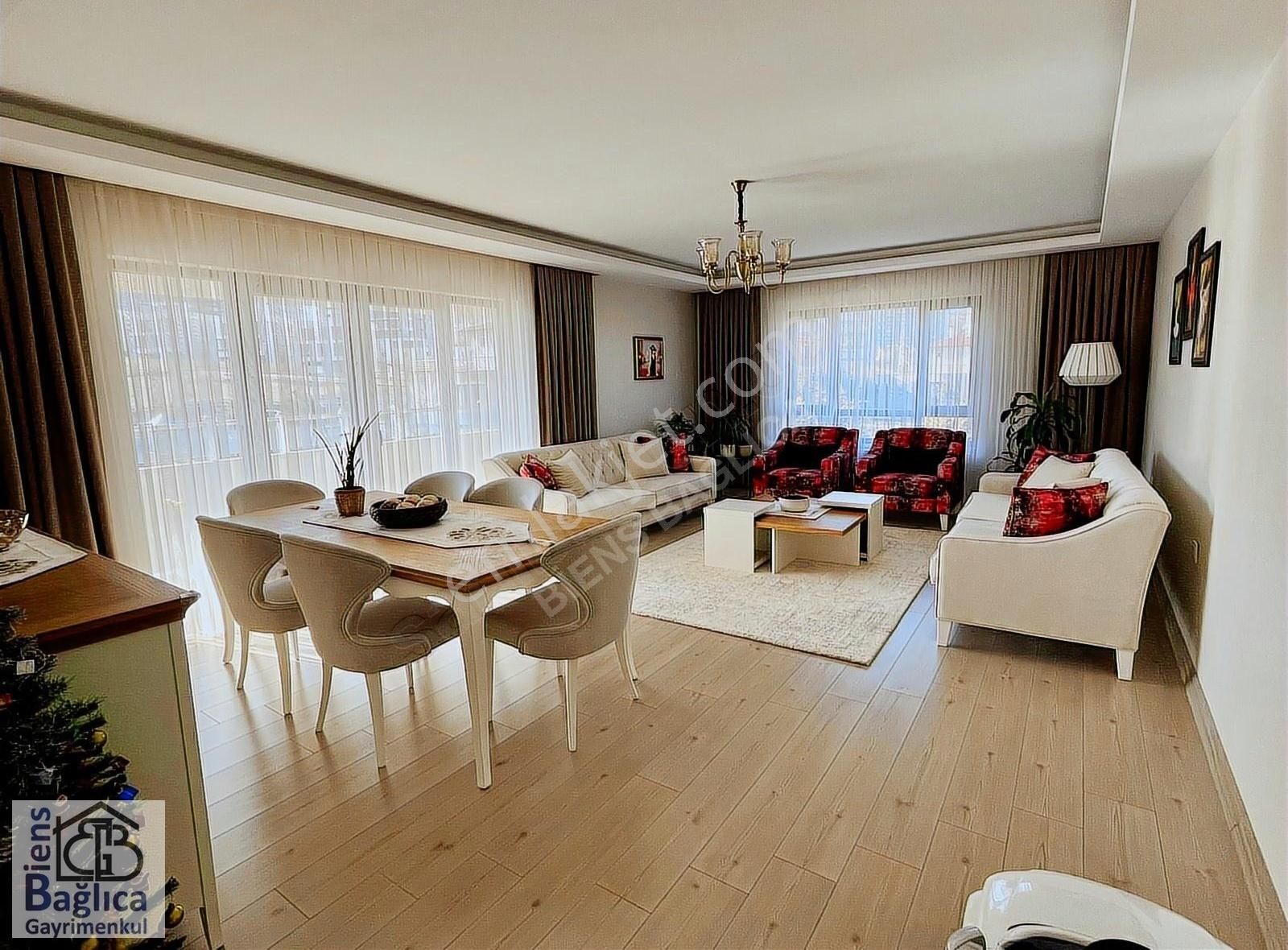 Bağlıca'da 4+1 200 M² Satılık Daire