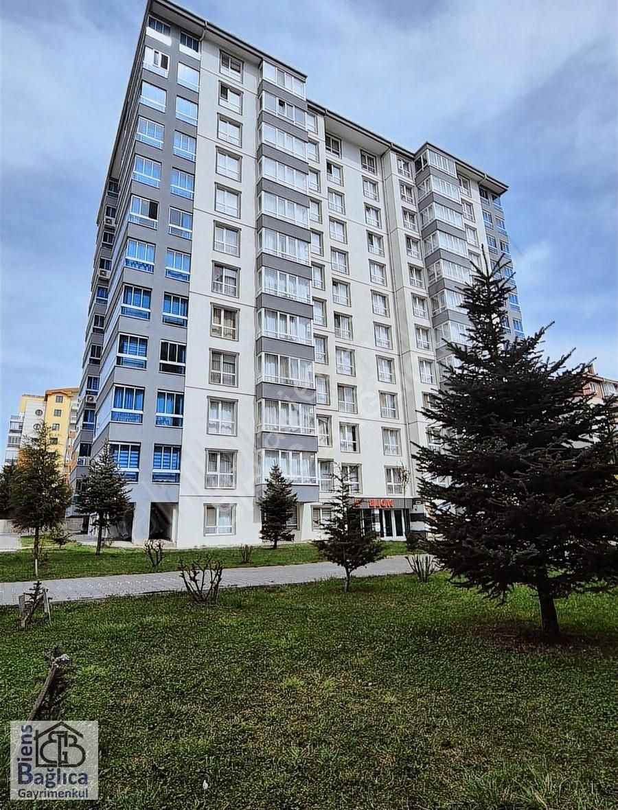 Ahimesut'un En Güzel Sitesinde 180 M2 Satılık 4+1 Daire