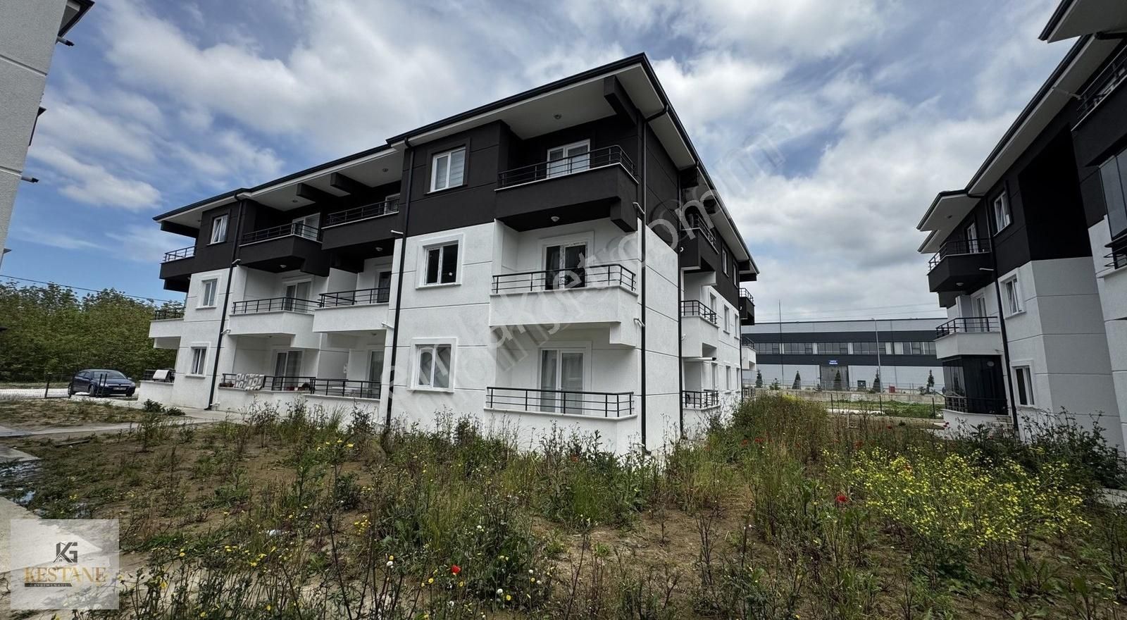 Arifiye Hanlı'da Geniş 3+1 Sıfır Daire
