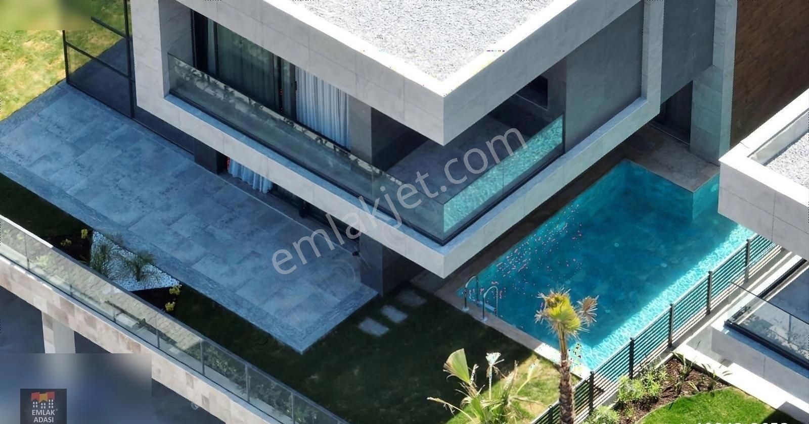 Kuşadası Kadınlar Denizinde Eşsiz Deniz Manzaralı 4+1 Villalar