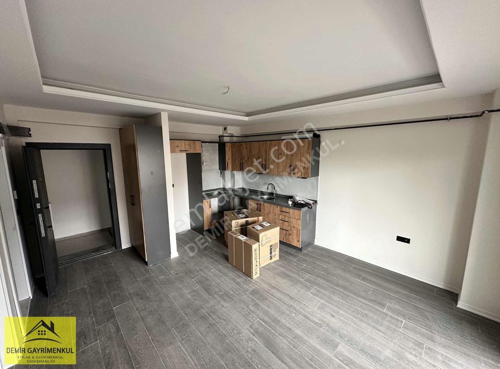 Demir Gayrimenkulden Hastahane Karşısı 1+1 Sıfır Kiralık Daire