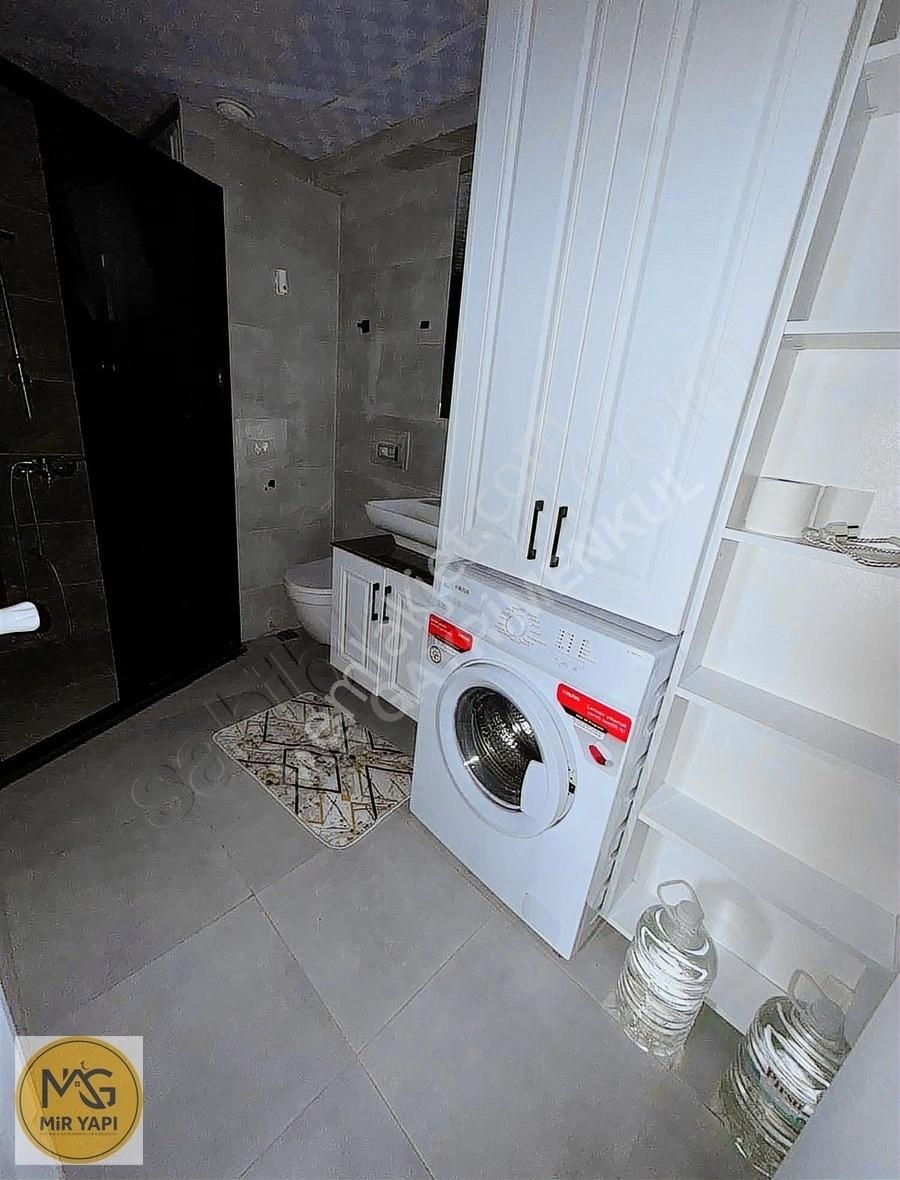 *mir'den Hasanağa Bahçesi Yakını Havuzlu Sitede Eşyalı 1+1daire*