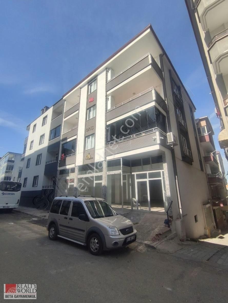 Canik/karşıyaka Mh'de Pazarın Kurulduğu Sokakta 295 M2 Dükkan