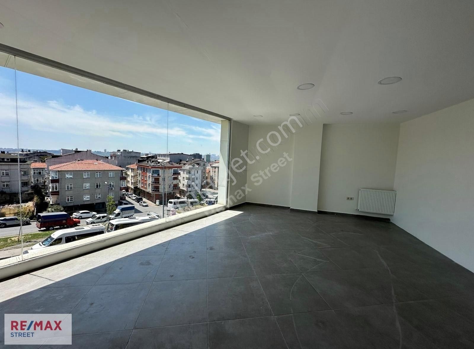 Cadde Üstü, Merkezi Konumda 5 Katlı Kiralık Komple Bina