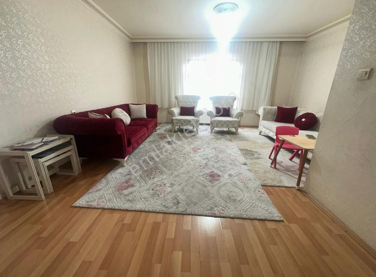 Bursa Cad Üzerinde Ön Cephe Metroya 7-8 Dk Yürüme Bağımsız