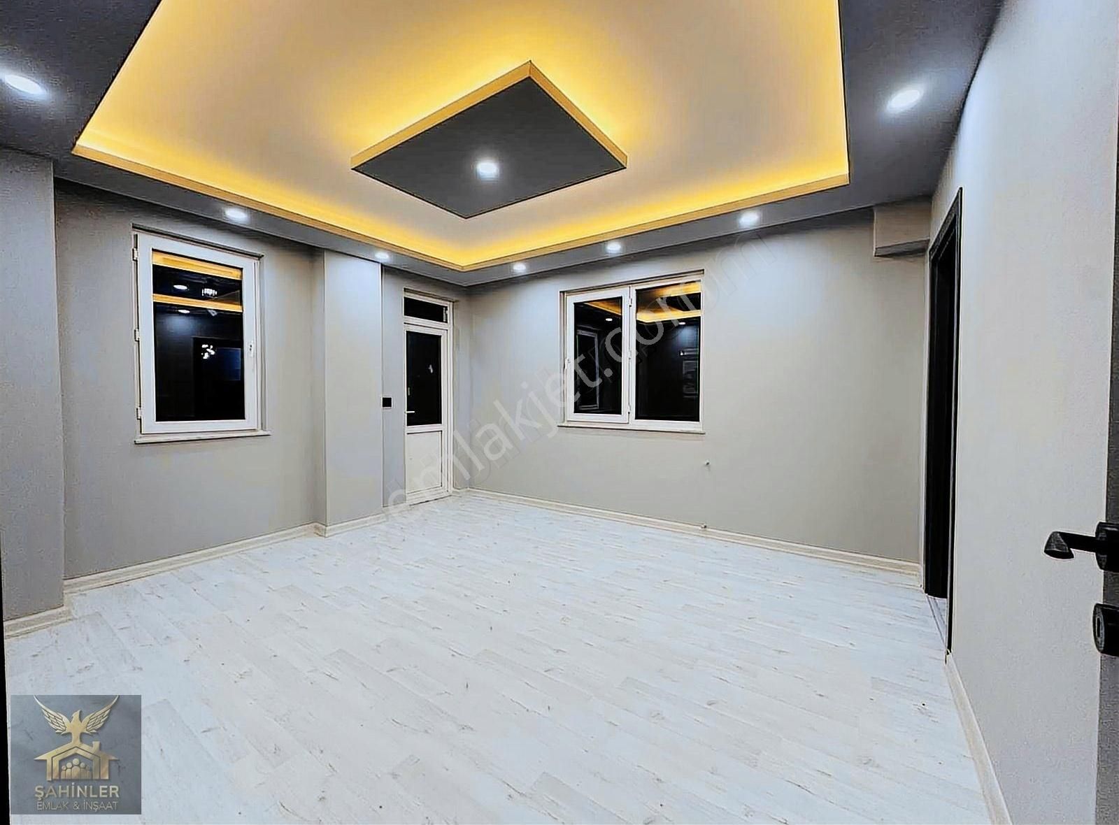 Yapı Kredi Arkası Sıfır Tadilat Yapımı Cam Balkonlu Katta Daire