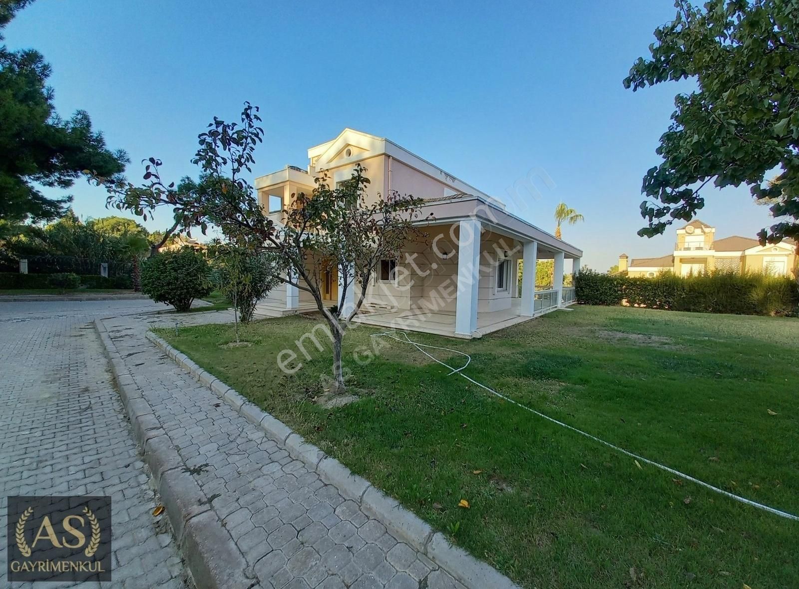 As Gyd... Urla Şirinkent'te Butik Site İçerisinde Lüks 7+1 Villa
