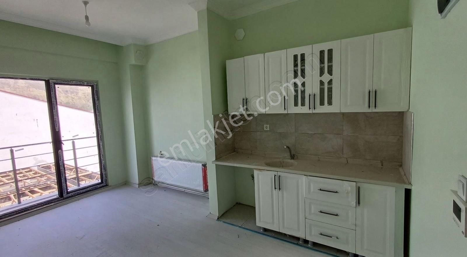 Çanakkale Eceabat Merkezde Kemalpaşa Mahallesinde Sıfır 1+1