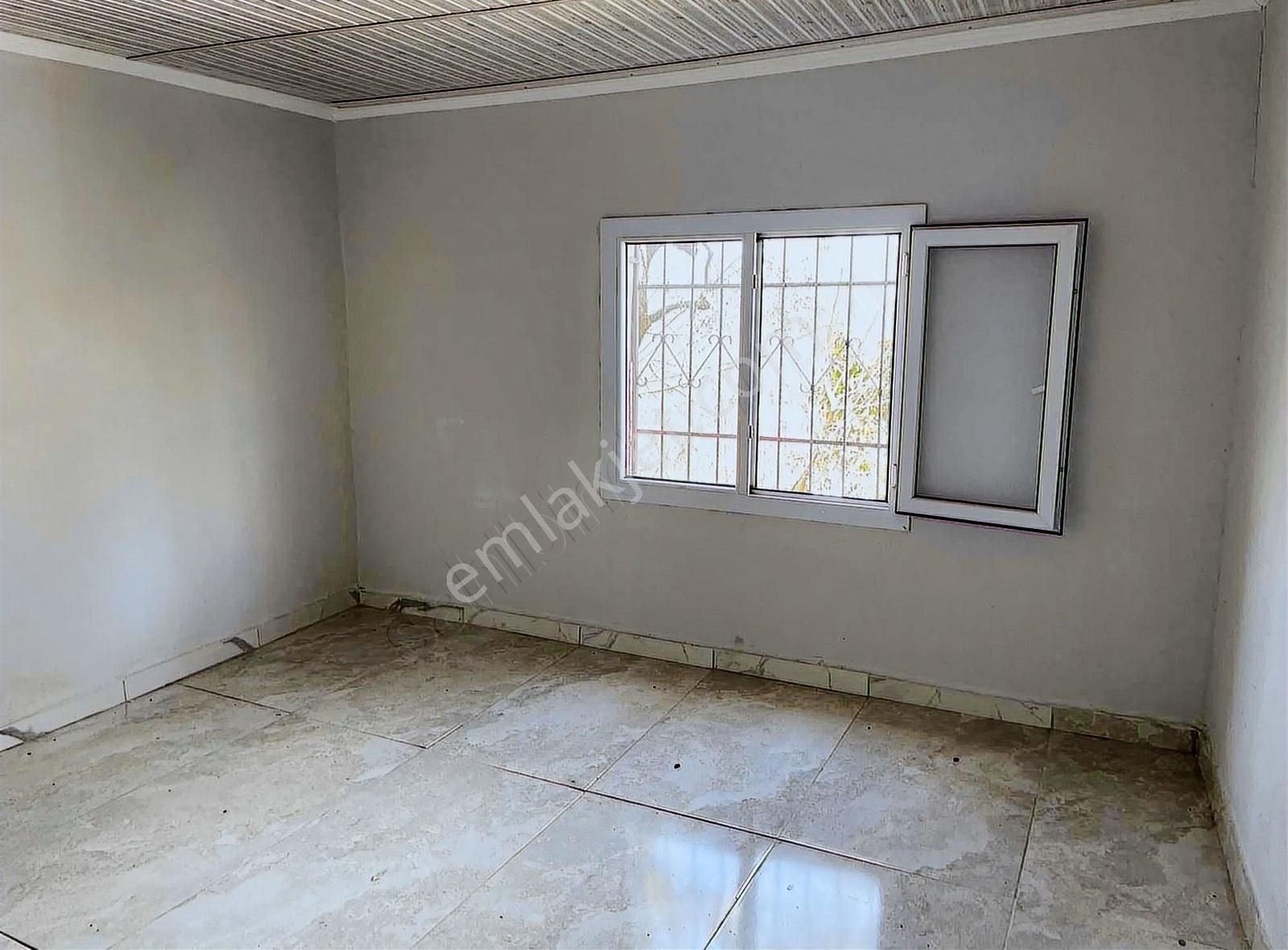 Kemalpaşa Sarılar Köyünde Müstakil Bahçeli Ev - Görsel 3