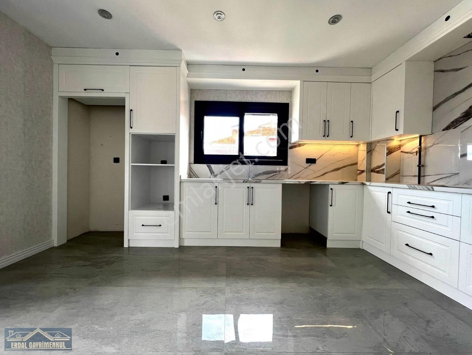 Akkonak Mah. 200 M2 Ultra Lüks Ebeveyn Bny.giyin.od.4+1 Daire