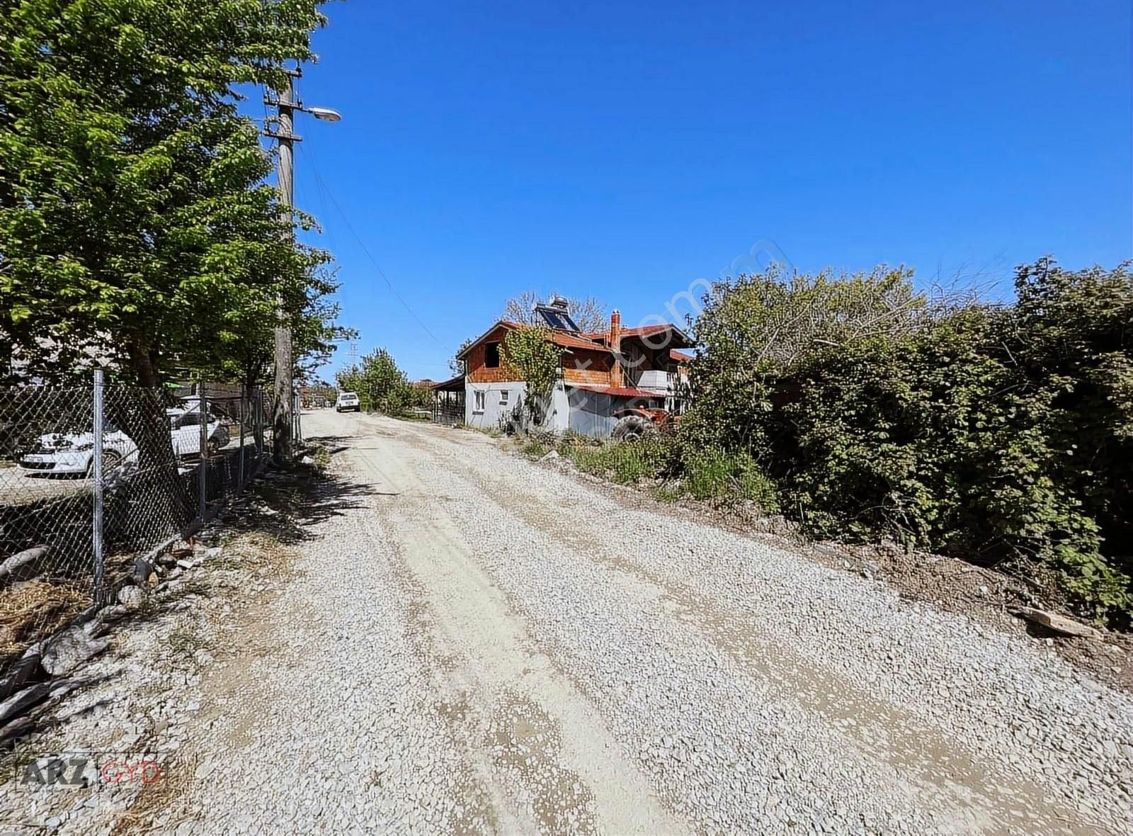 Arz Gyd-kaynarca Kertil Mh. Satılık 650 M2 Yola 33 M. Cephe Arsa