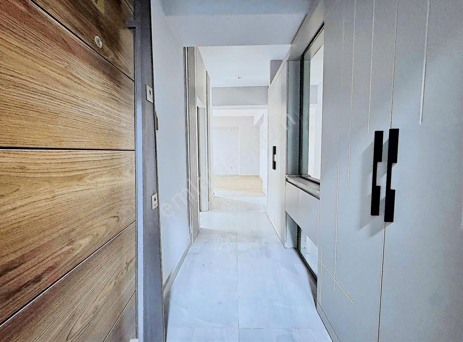 Park Yaşam Bornova Bahçe Katı Kiralık Kapalı Mutfak 3+1 Daire