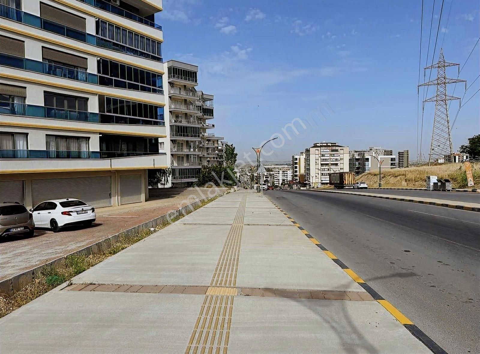 Ulukent Kent 2 Kiralık 336m2 Köşe Konumda Dükkan Mağaza